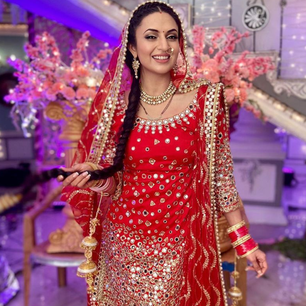 5 Times Divyanka Tripathi Dahiya Flaunted Her Love For Red Ethnic Suits