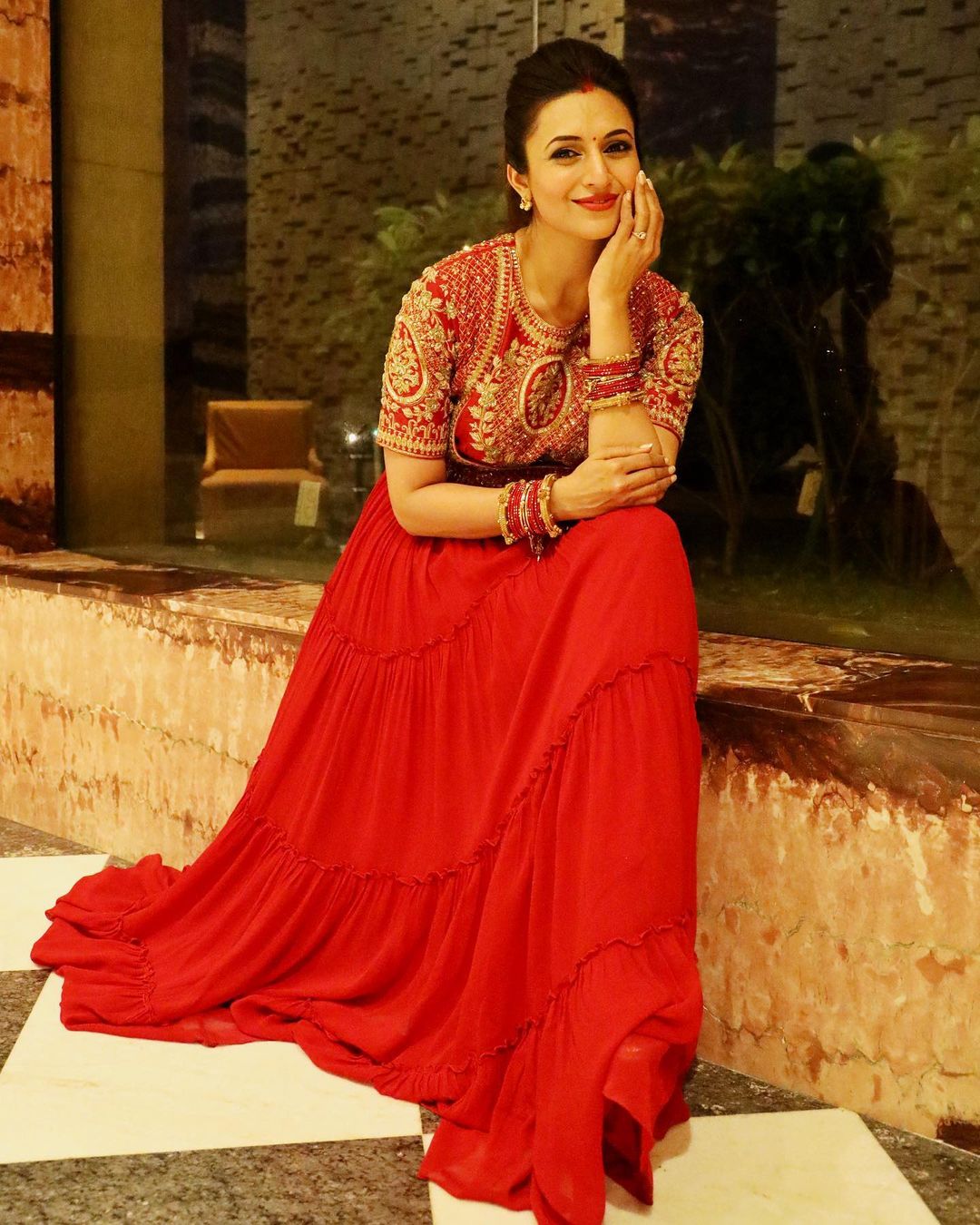 5 Times Divyanka Tripathi Dahiya Flaunted Her Love For Red Ethnic Suits