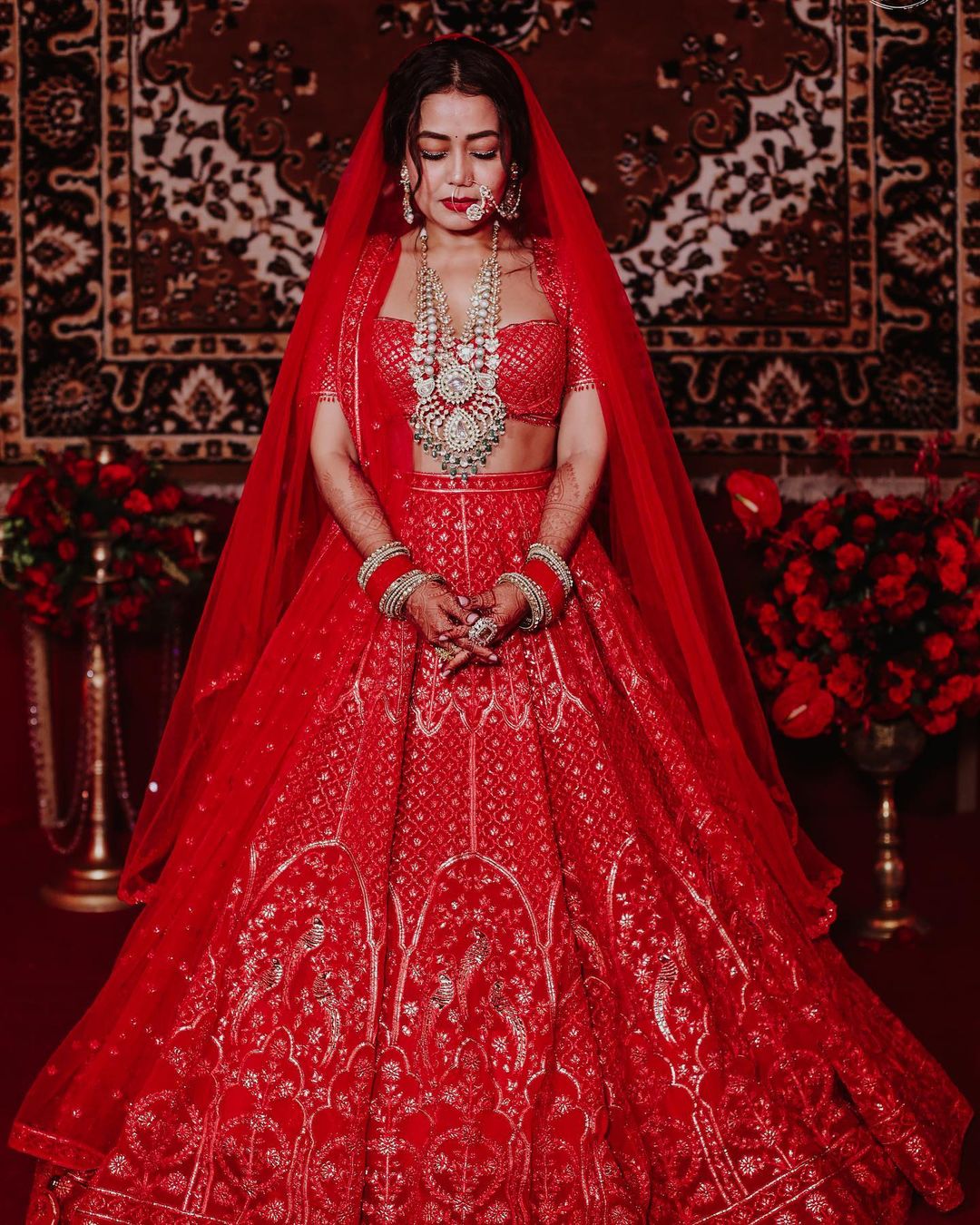 14 Prettiest Red Dupatta Designs to amp up your Bridal Lehenga |  WeddingBazaar