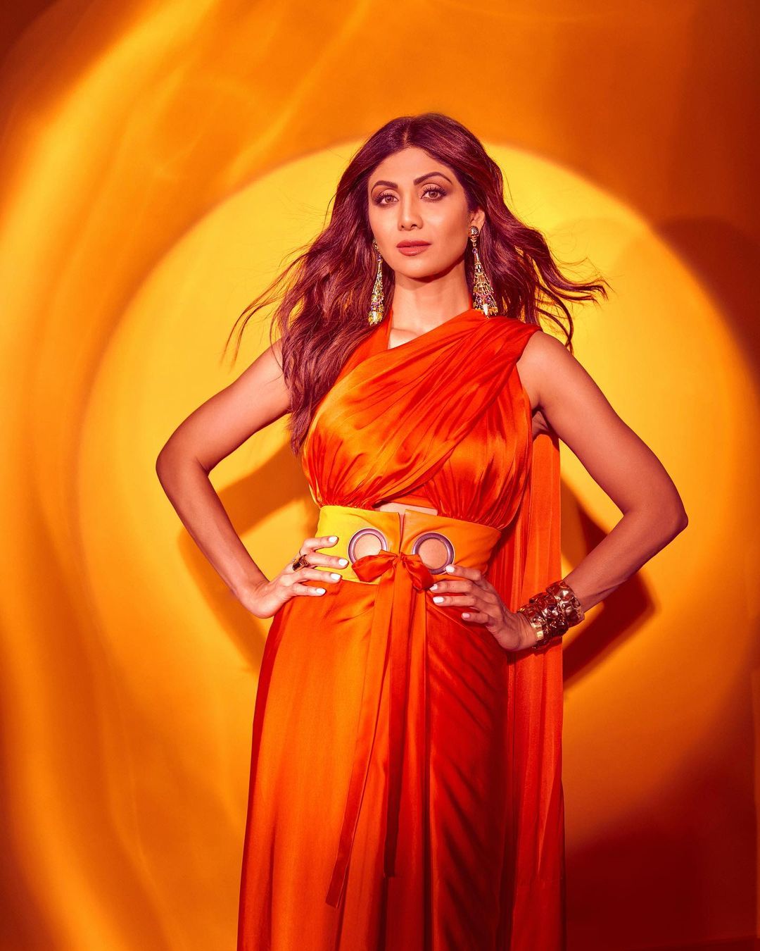 Shilpa shetty red saree on sale gown