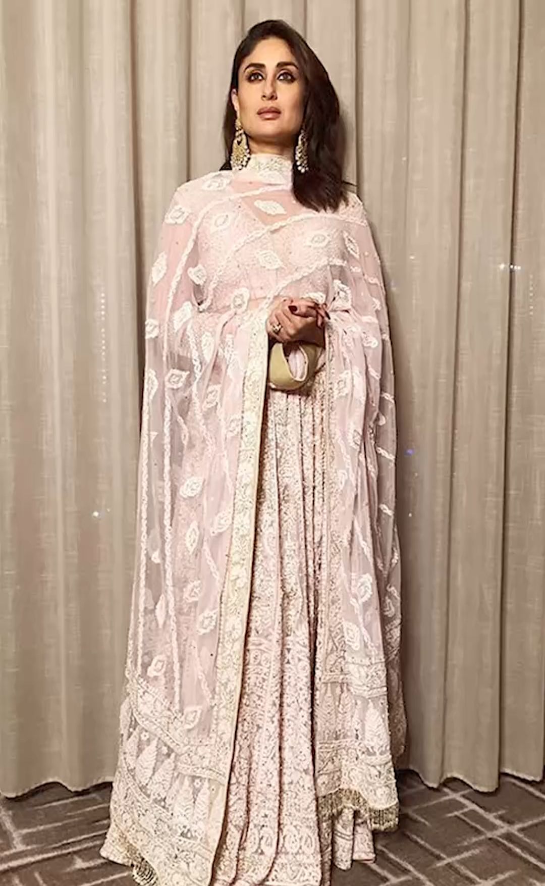 Kareena Kapoor Khan Wore Abu Jani Sandeep Khosla's 25-Year-Old Vintage  Lehenga In 'Veere Di