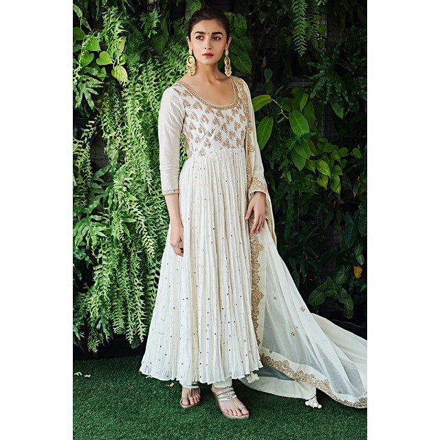 Alia bhatt outlet white anarkali suit