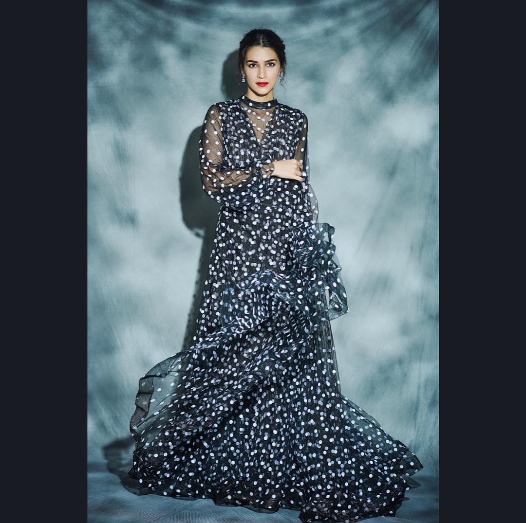 Kriti Sanon's black gown is anything but BORING! | Filmfare.com
