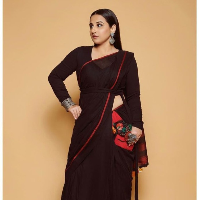 Formal look Saree - Evilato