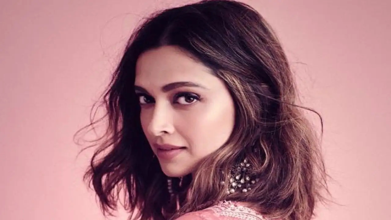 Deepika Padukone responds after photographer asks her to click