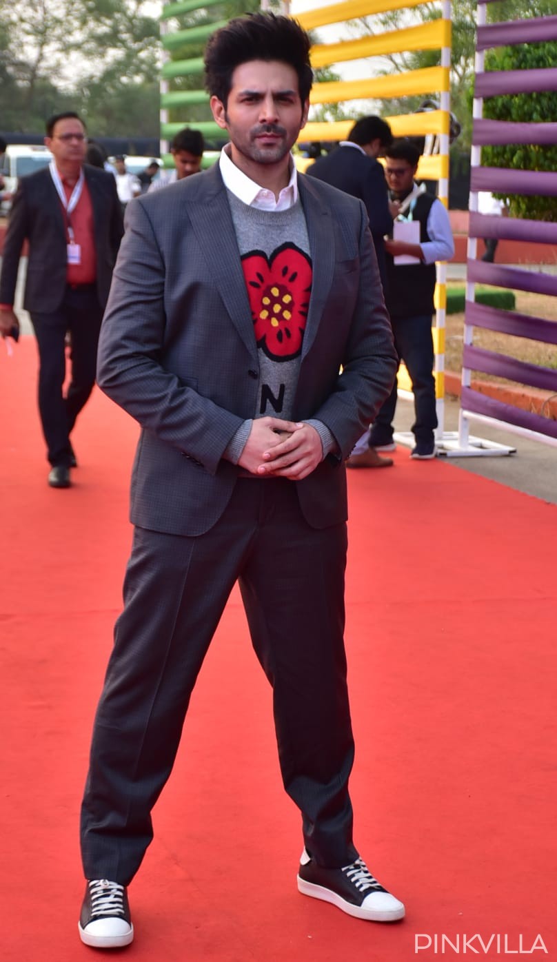 Kartik Aaryan looks dapper as her arrives at IFFI 2022