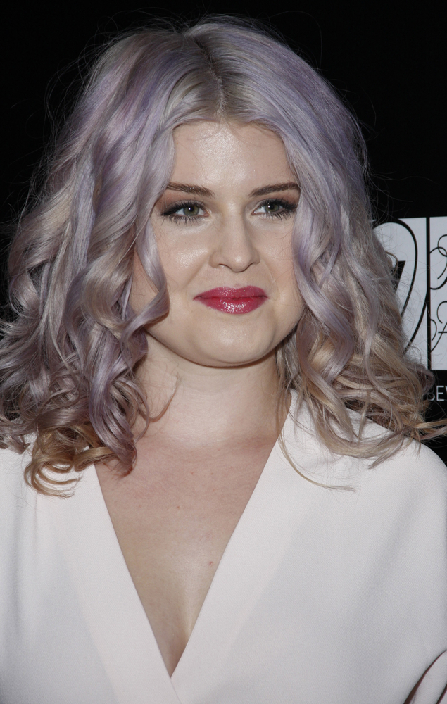 Kelly Osborne ofrece inspiraciones de celebridades con caras redondas