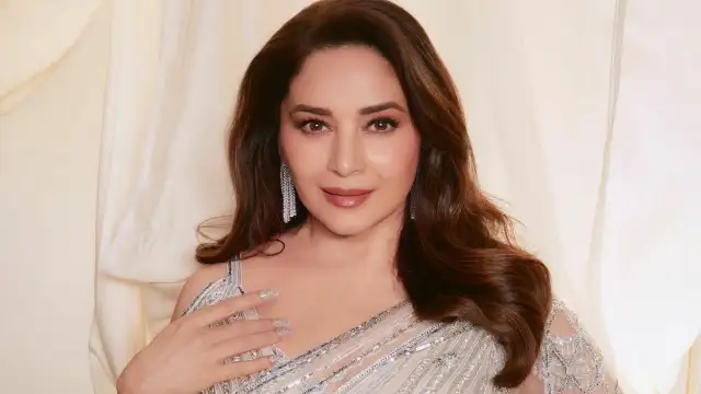 Madhuri Dixit Nene is a vision to behold as she recreates viral song 'Mera  dil ye pukare aaja': Watch VIDEO | PINKVILLA