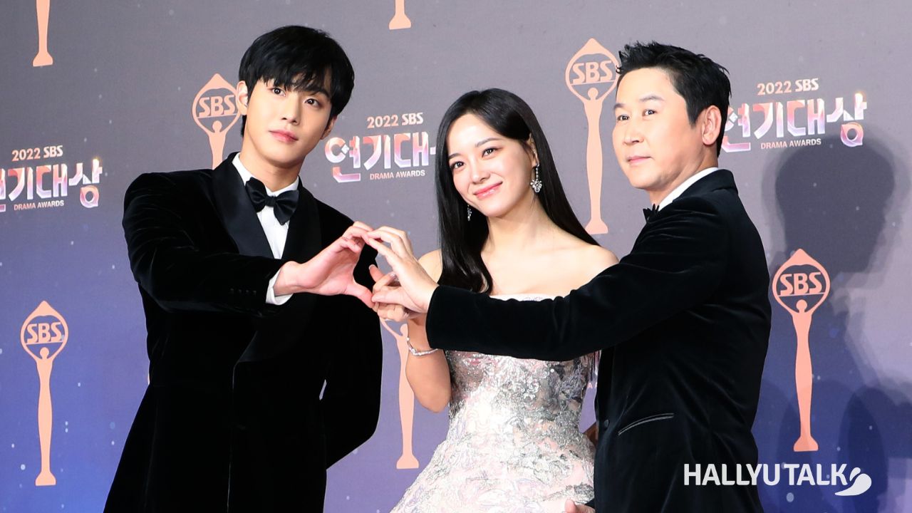 Best 15 looks of 2022 SBS Drama Awards Kim Sejeong, Ahn Hyo Seop, Kim