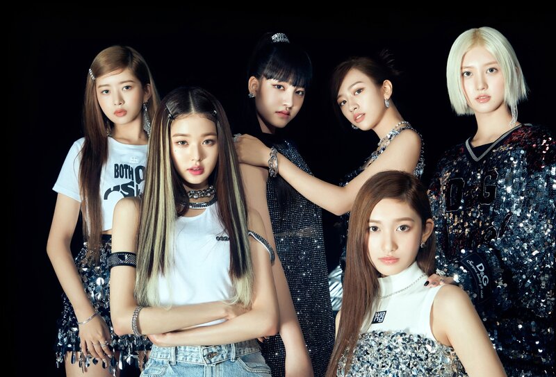 IVE Concept Photo; Picture Courtesy: Starship Entertainment 