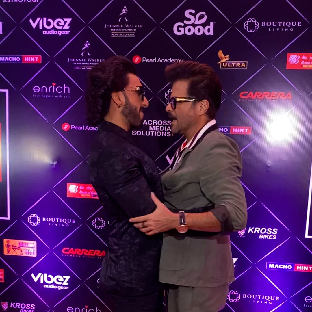 Ranveer Singh & Ranveer Singh's fun dance at Pinkvilla Style Icons Awards  #PinkvillaStyleIcons #Pinkvilla