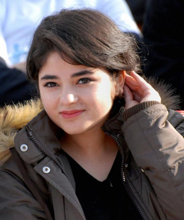 EXCLUSIVE Secret Superstar s Zaira Wasim It took me 2 hours to explain what a National Award is and my father still did not think it is a big thing PINKVILLA