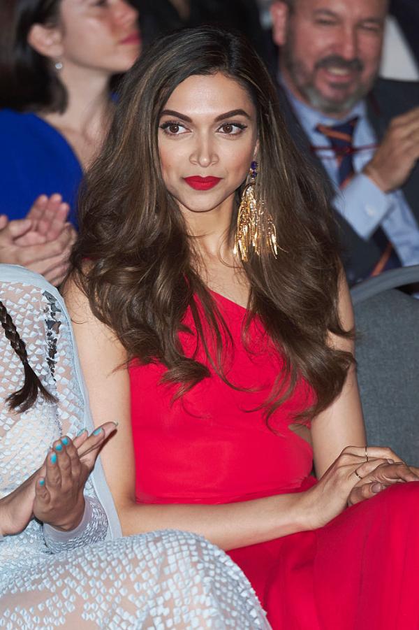 8 Pictures That Prove Deepika Padukone Loves To Leave Her Sexy Long Tresses  Unpinned