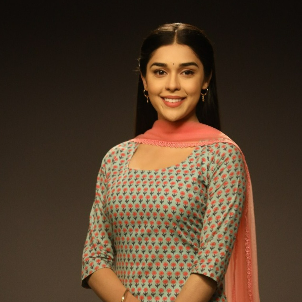 EXCLUSIVE: Eisha Singh on Sirf Tum, Vivian Dsena and her wish to do Ishq Ka Rang Safed 2