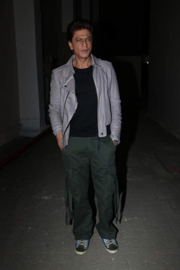 Shah Rukh Khan reveals his new look for 2017 and thanks to Gauri Khan for  freeing us from tyranny of camouflage pants See photos  Bollywood News   The Indian Express
