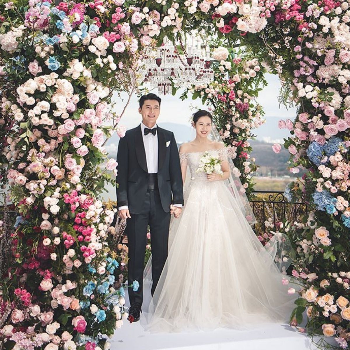 LOOK: Hyun Bin And Son Ye Jin's Official Wedding Photos Are Here