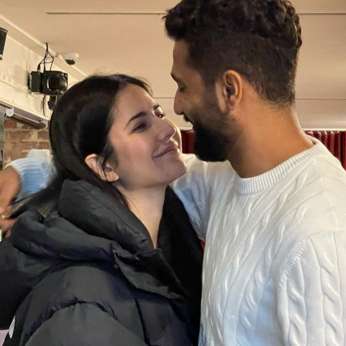 Xxx Video Katrina Kaif Ke Choda Chodi - Katrina Kaif & Vicky Kaushal's loved up photos that prove they are made for  each other | PINKVILLA