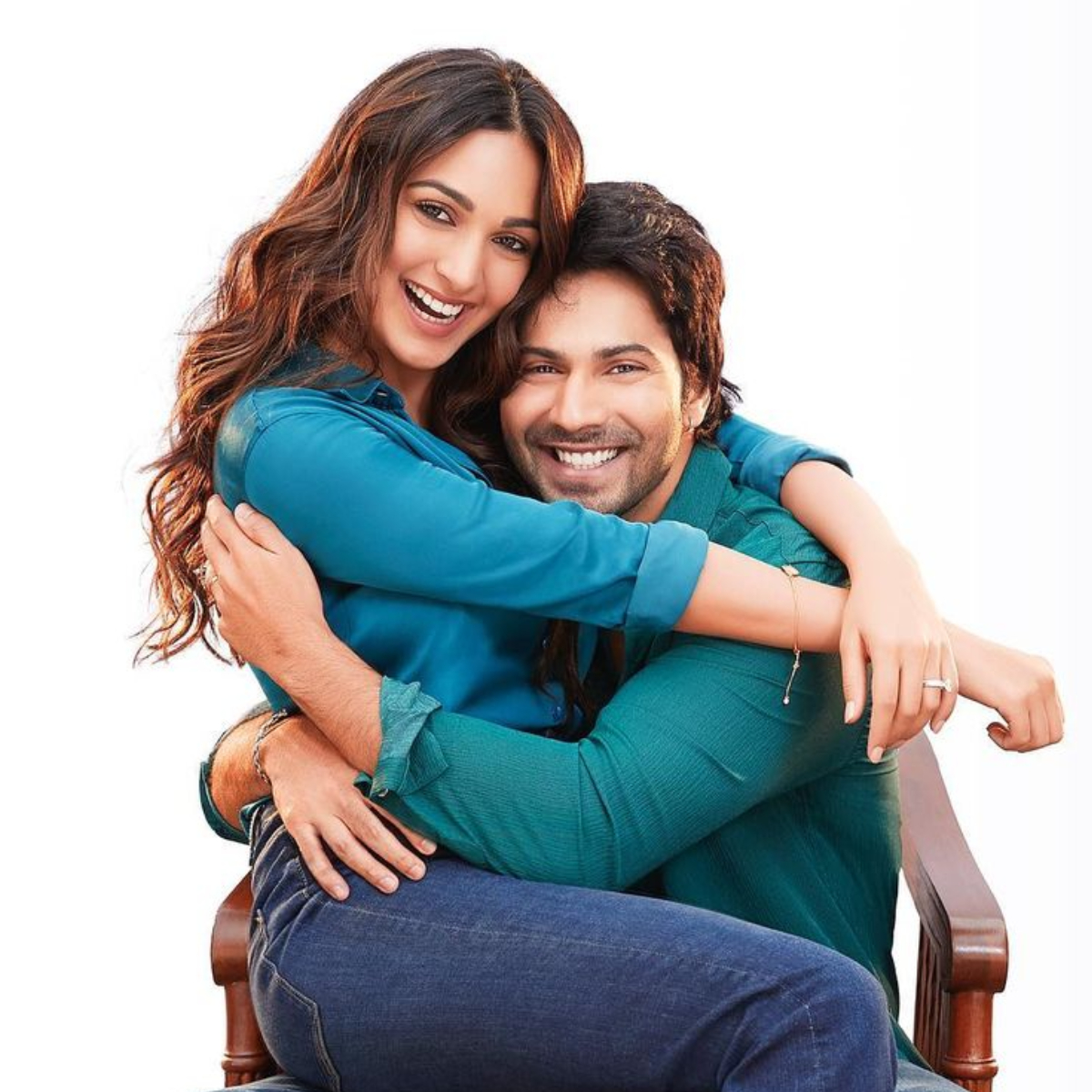 EXCLUSIVE: Varun Dhawan and Kiara Advani come onboard for Nitesh Tiwari&#039;s love story; To begin shoot soon