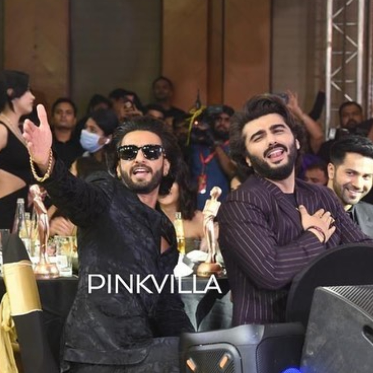 Pinkvilla Style Icons Awards: Ranveer Singh flaunts his Versace underwear to make Arjun Kapoor proud; Watch