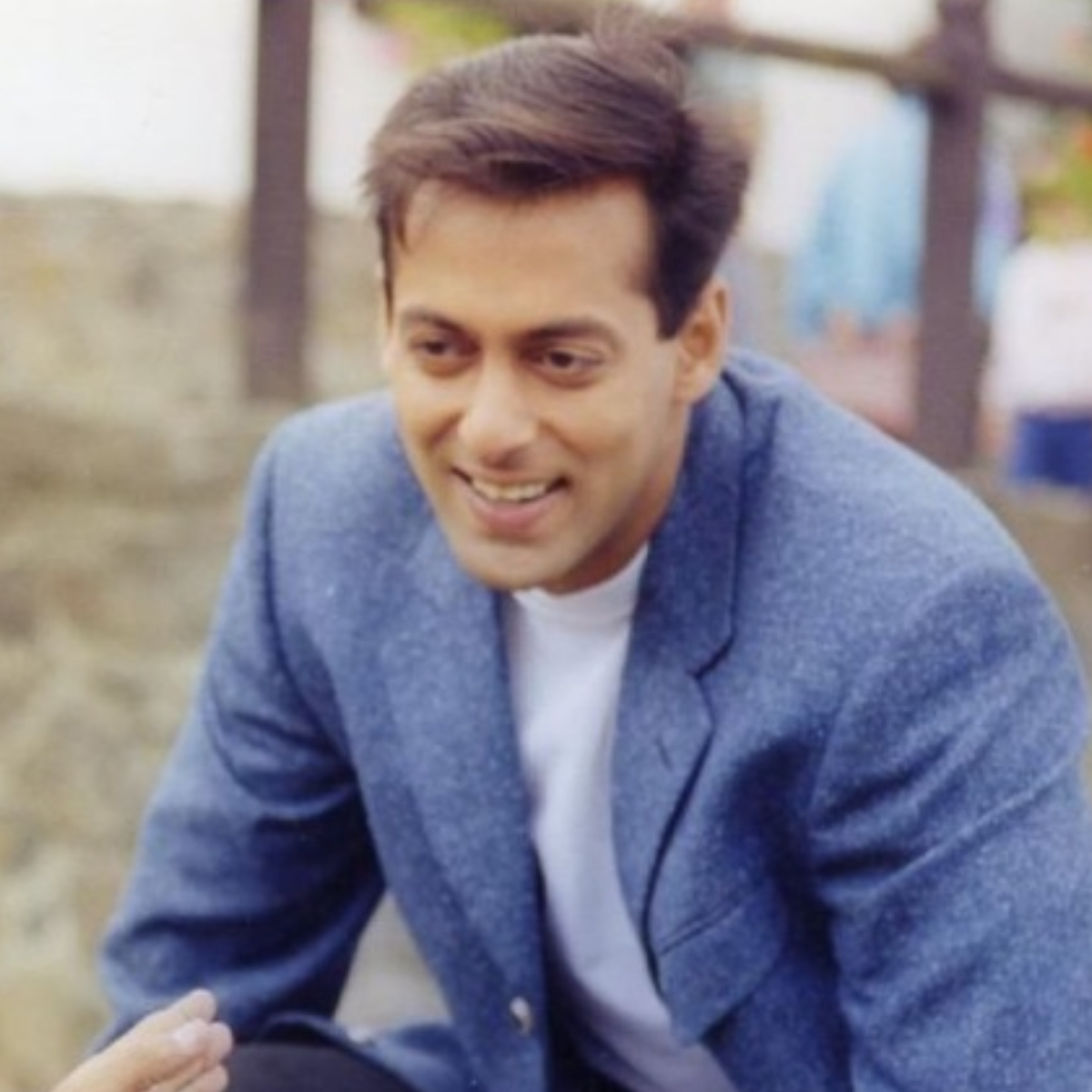 Hum Dil De Chuke Sanam turns 22: Salman Khan posts an old PIC with Sanjay  Leela Bhansali & remembers the film | PINKVILLA