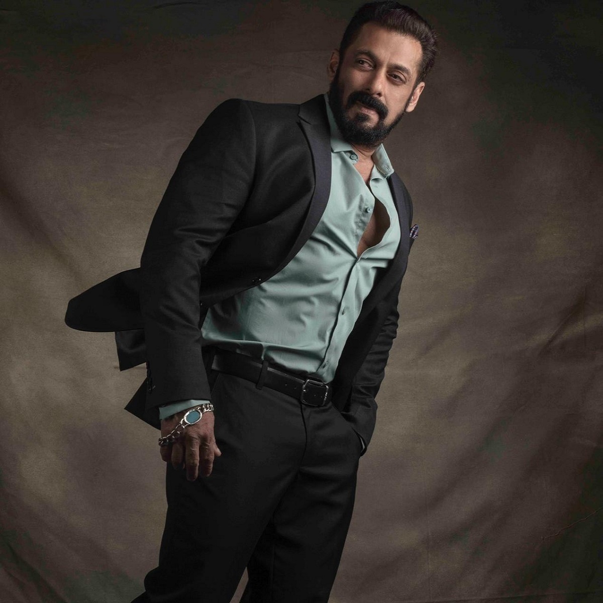 Bollywood Top Superstars: Salman Khan leads, Aamir Khan follows, a tie between Ranveer Singh & Ranbir Kapoor