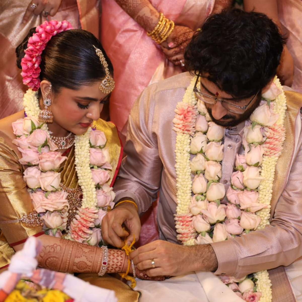 1200px x 1200px - PICS: Veteran star Sripriya's daughter Sneha gets married in a traditional  ceremony in Chennai | PINKVILLA