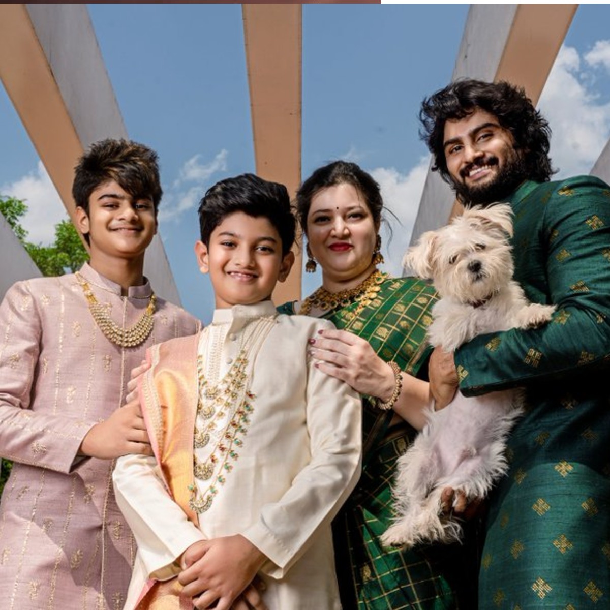 Sudheer Babu's latest PHOTOS with his family in traditional attire ...