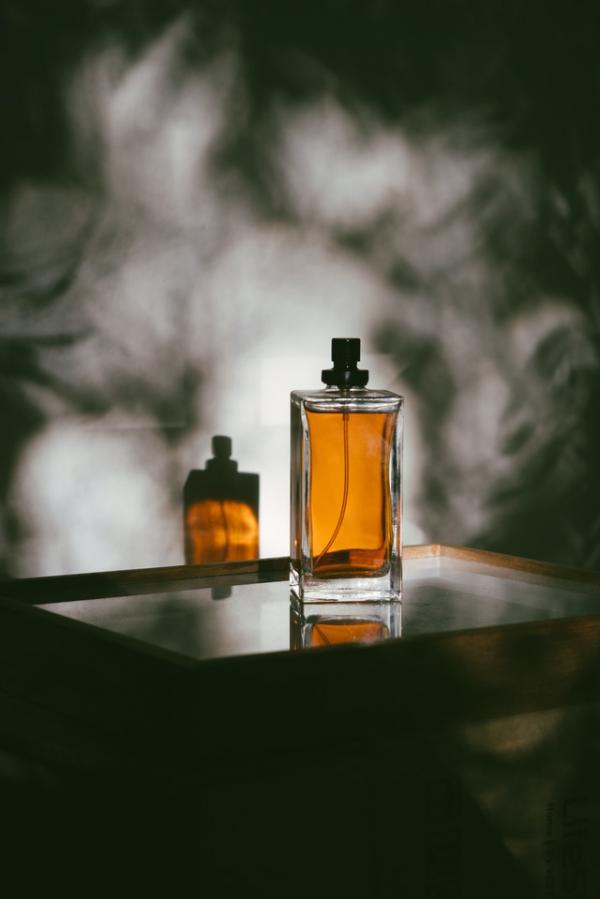 What eau de toilette spray online means