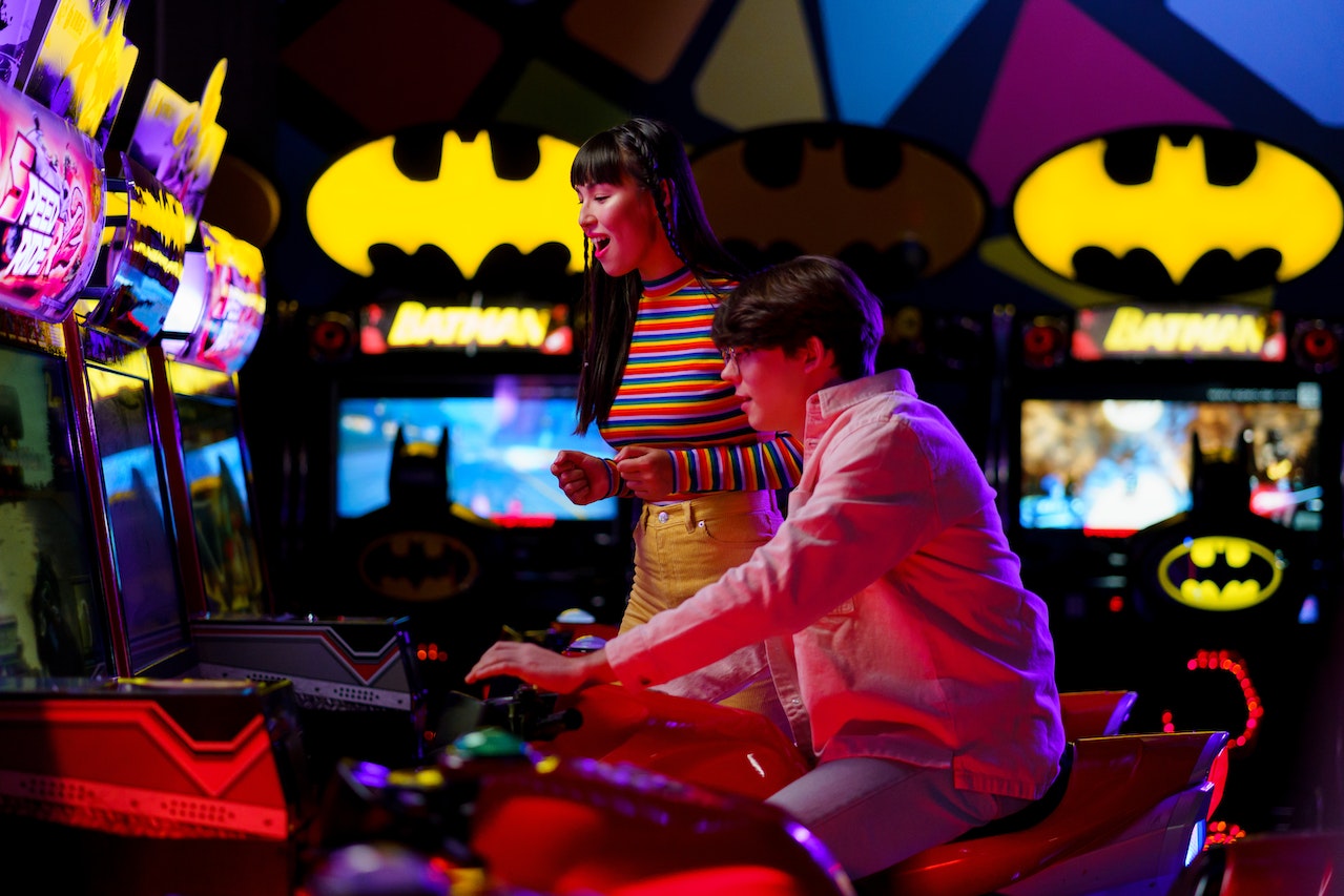 Go to an Arcade is a date-ideas-for-teens