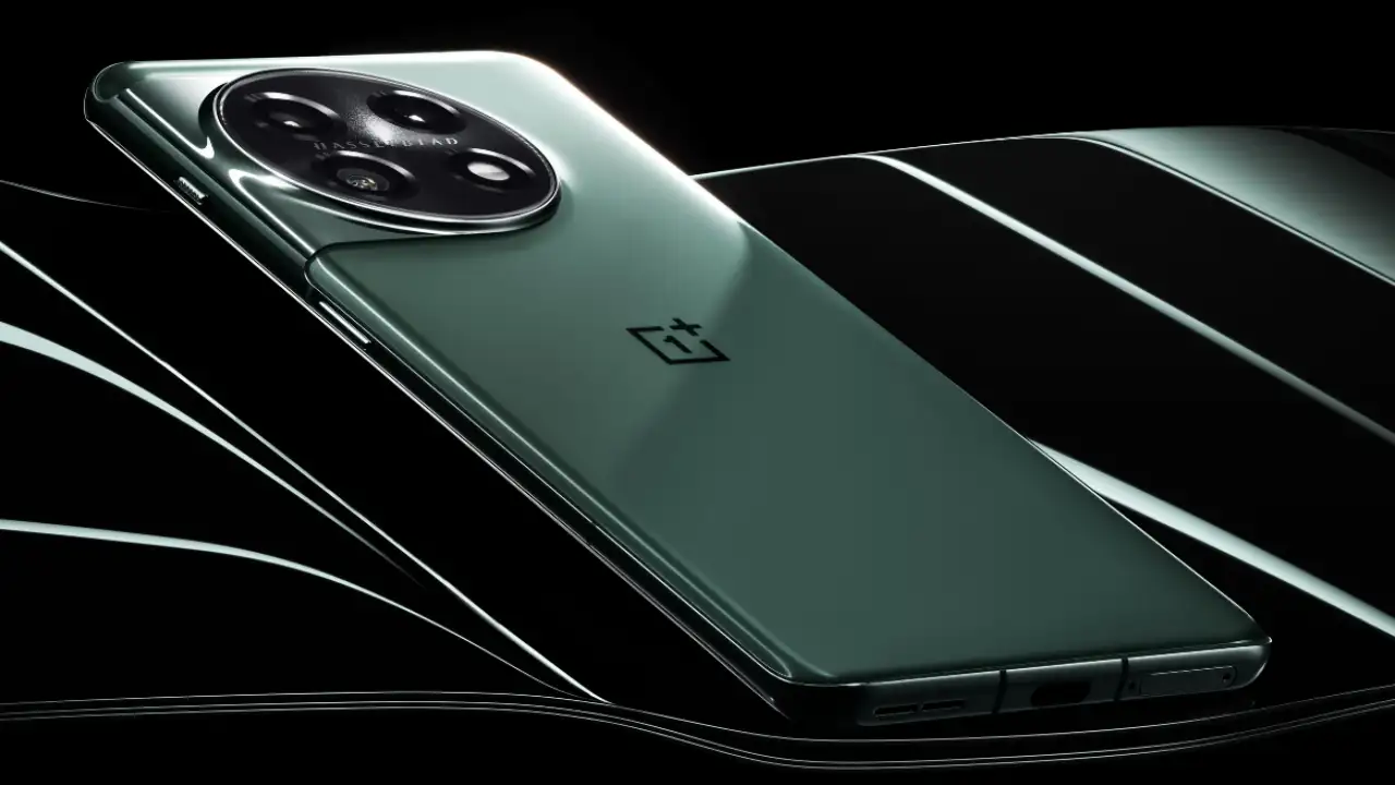 The OnePlus 11 5G Promises a Revolutionary Upgrade with THESE Signature Features; Deets Below