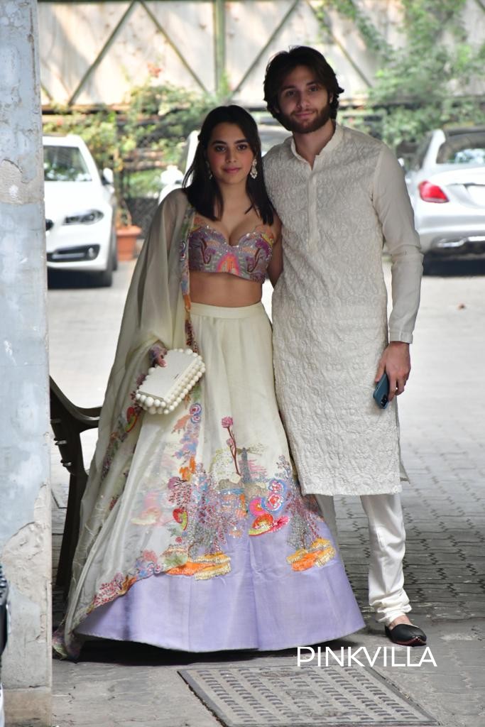 Bobby Deol Bf Sexy Video - Ananya Panday exudes glam in pink lehenga; Chunky Pandey, Bobby Deol arrive  for Alanna Panday's mehendi-PICS | PINKVILLA