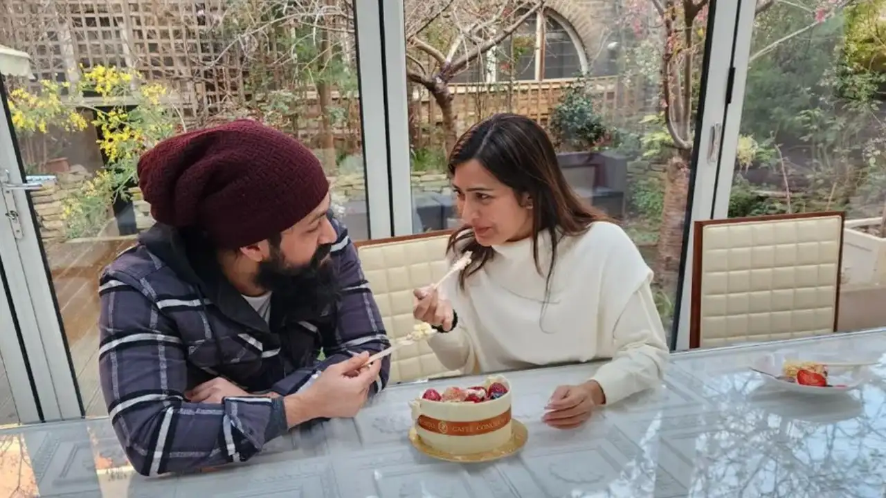 WATCH: Yash and Roohi don't allow Karan Johar to eat his own birthday cake  as they feel he will become 'fat' | Hindi Movie News - Times of India