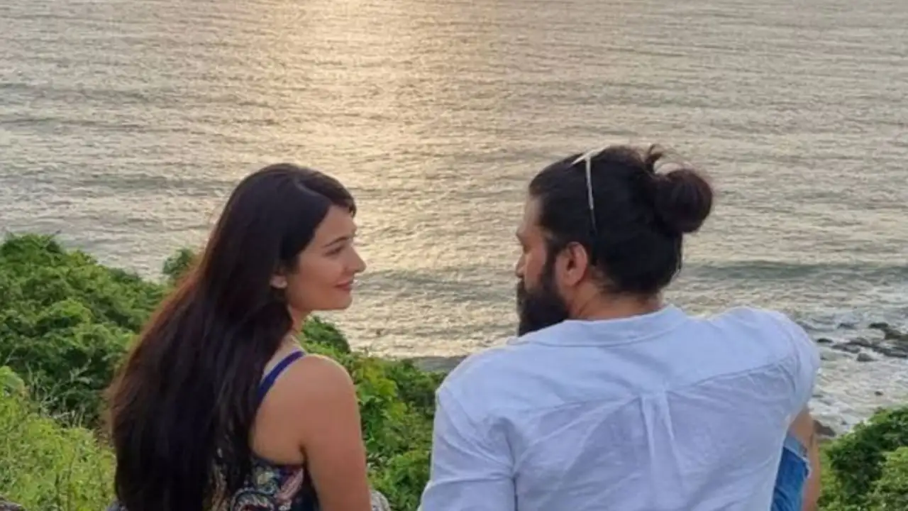 Radhika Pandit And Radhika First Night Video - UNSEEN VIDEO: When pregnant Radhika Pandit surprised and complimented Yash  for his retro look | PINKVILLA