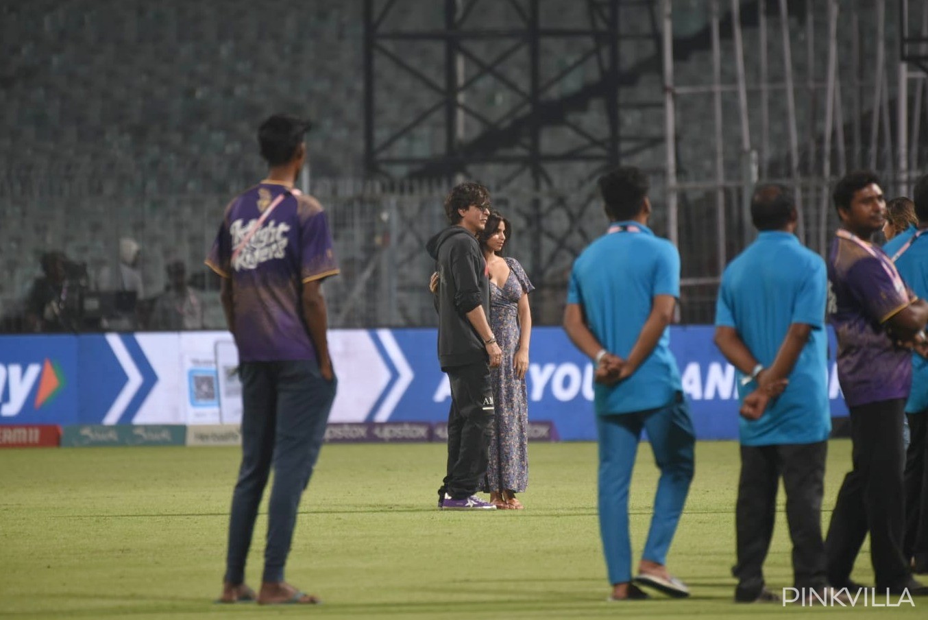 Shah Rukh Khan with his daughter Suhana (Credits: APH Images)