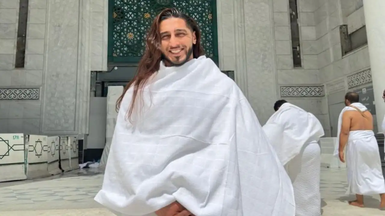 WWE star Mustafa Ali visits Mecca; talks about his experience of ...