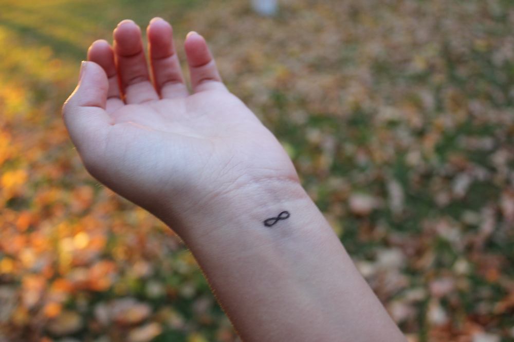 15 Cute Tiny Tattoo Ideas to Get | ArticleCube