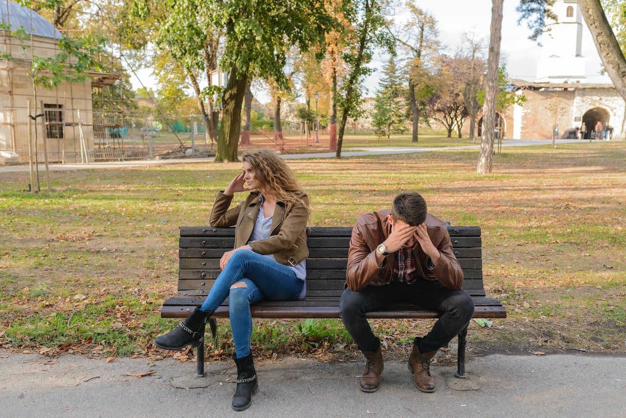 Signs of a Controlling Boyfriend 