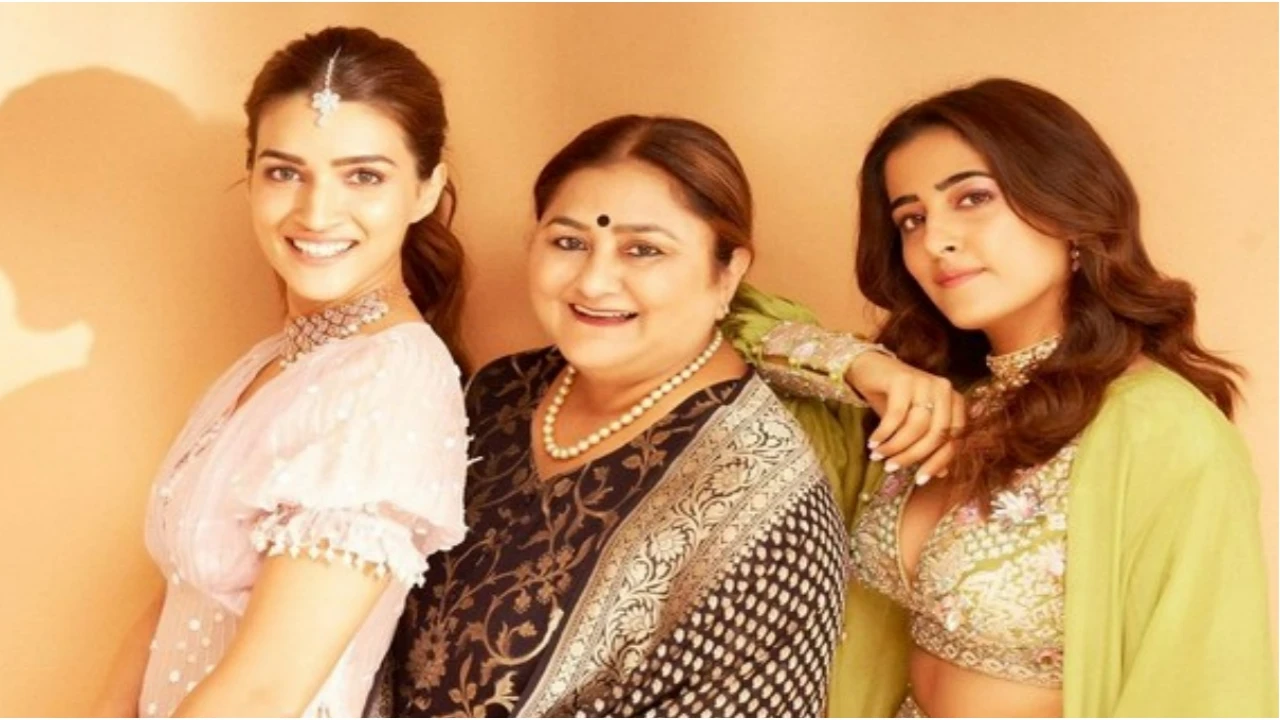 Gita Ma Xxx Video - Kriti Sanon's mother Geeta shares post in support of Adipurush amid  backlash; Netizens strongly disagree | PINKVILLA