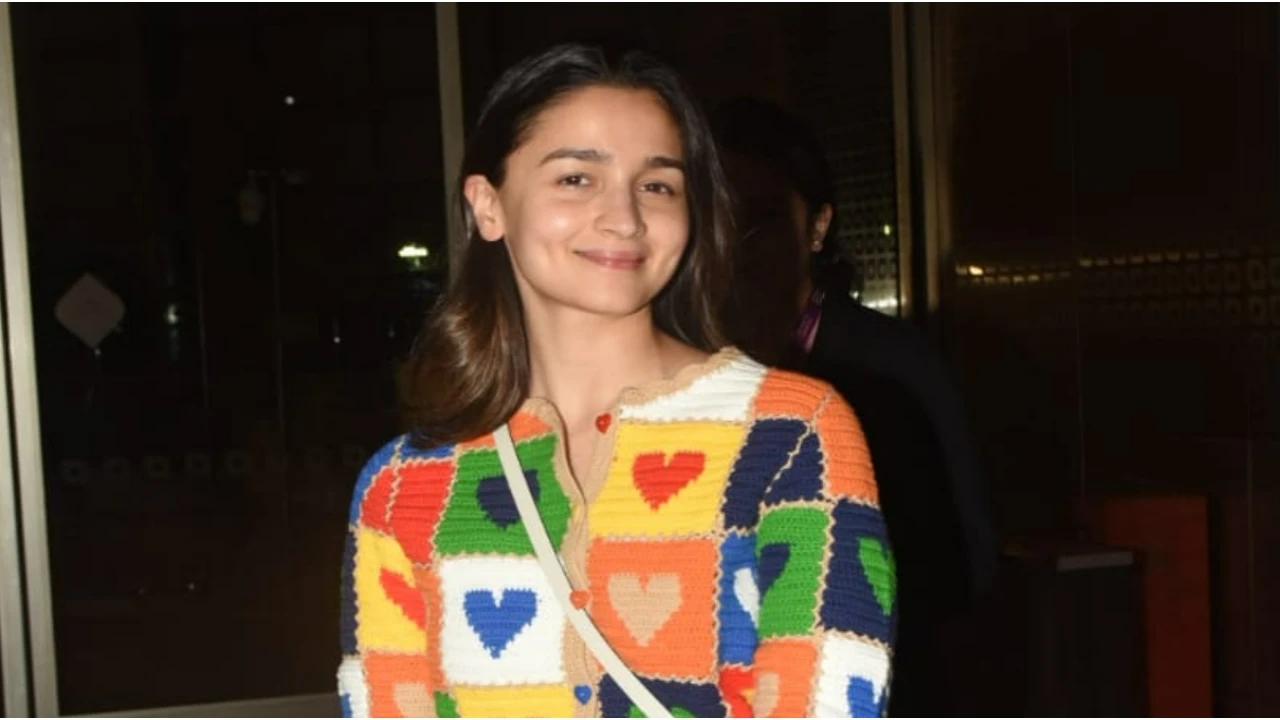 Alia Bhatt Ke Porn Photos Images Videos - WATCH: How did Alia Bhatt react after paparazzi addressed her as 'Sita'? |  PINKVILLA