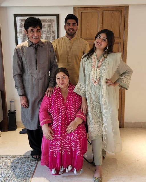 Aasif Sheikh with his family. (Picture: Aasif Sheikh's Instagram)