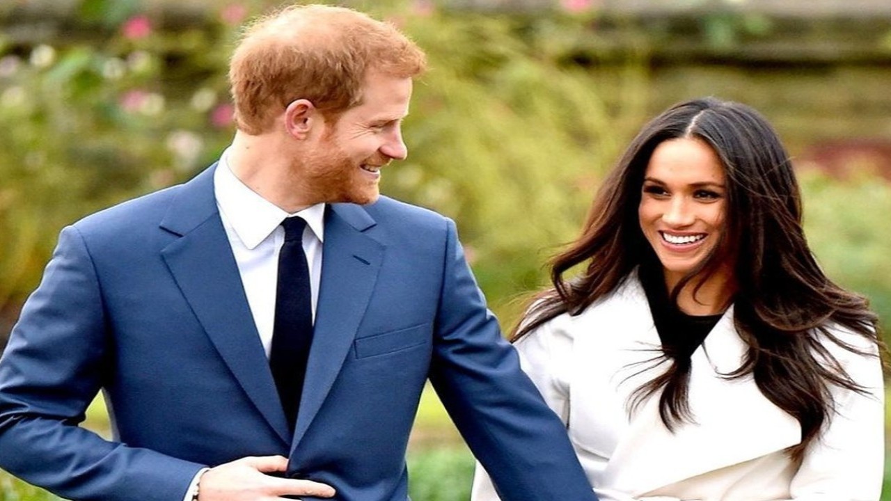 Celebrity Gossip & News  Prince Harry and Meghan Markle Receive