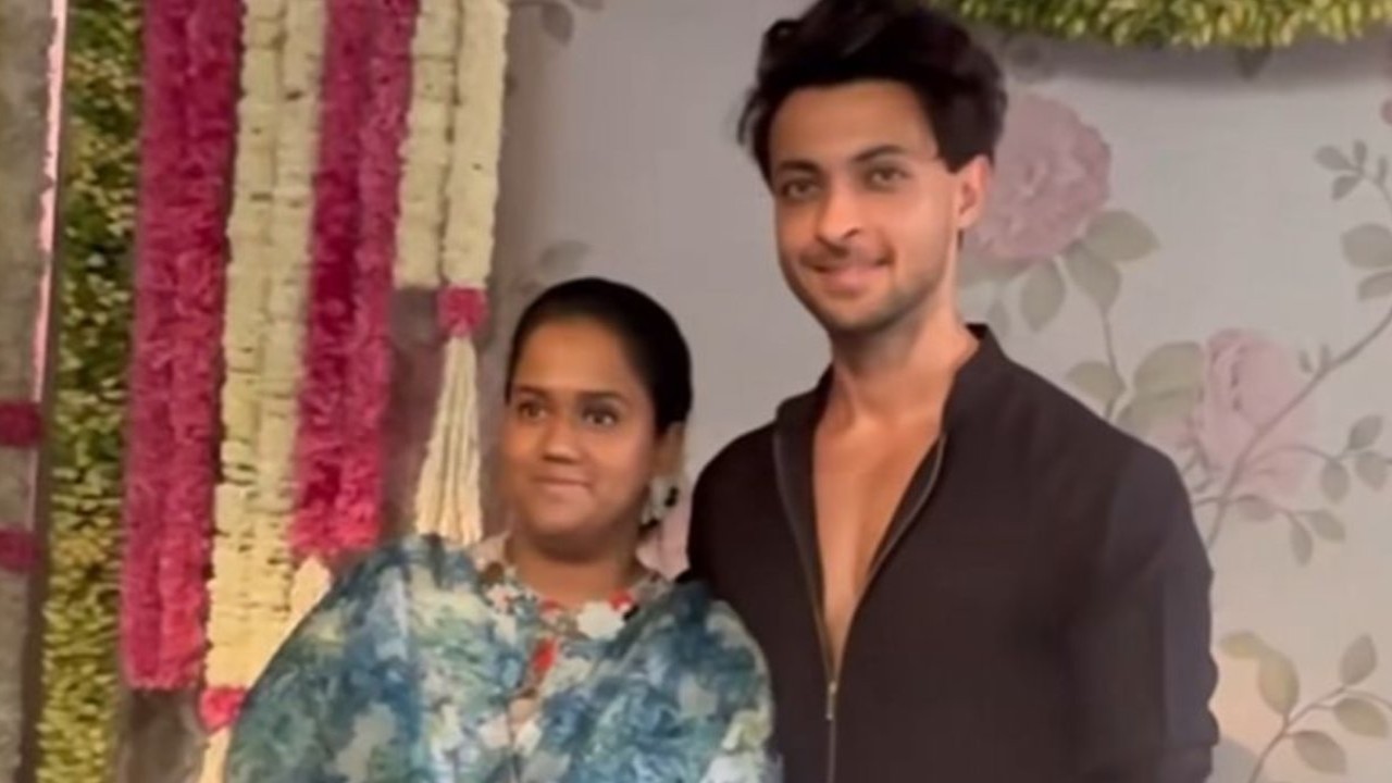 Arpita Khan wedding cake and goodies (Exclusive Video) | India.com