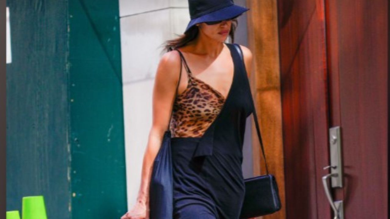 Irina Shayk dashes into Tom Brady's NYC apartment after cozy