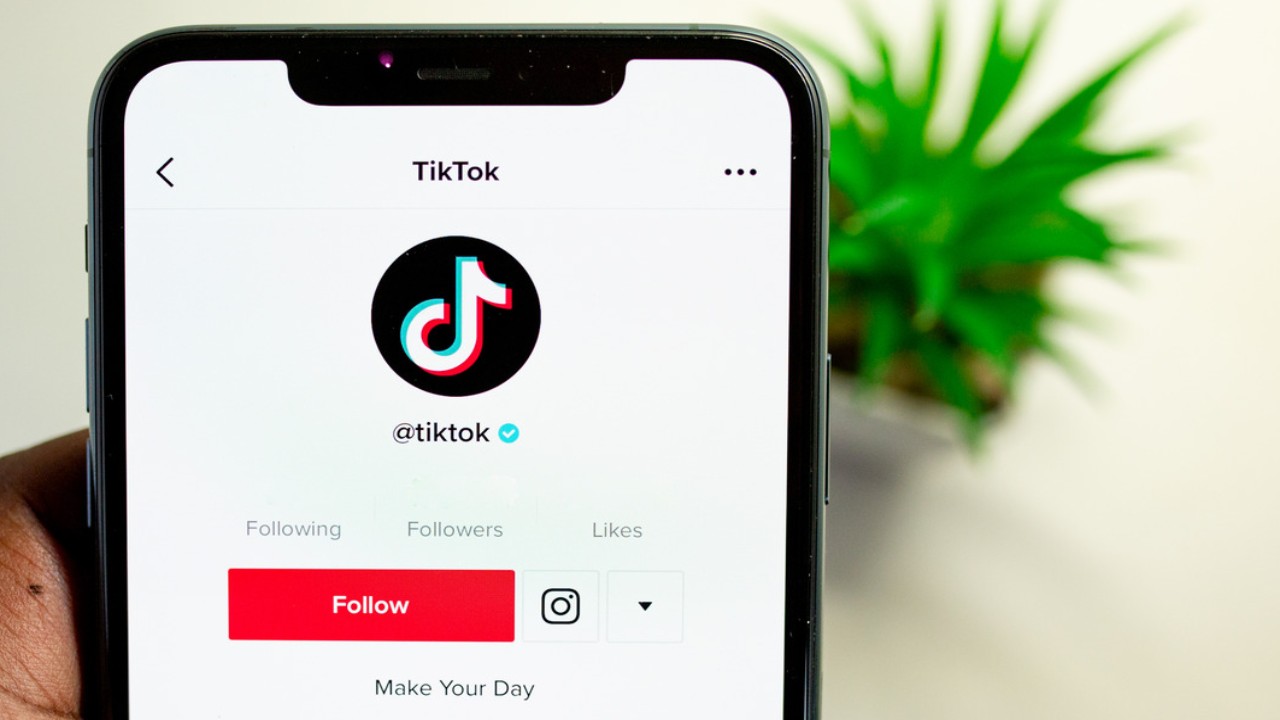 The 'girlfriend effect': TikTok is debating whether dating women gives men  fashion glow-ups