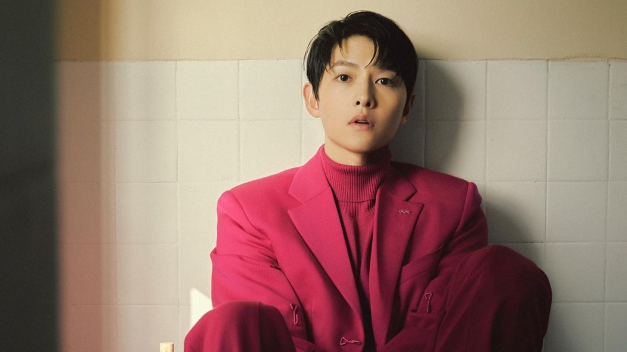 BTS's V, Song Joong-ki, Park Bo-gum & more in list of 10 Korean  Entertainers that Look Good in a Suit