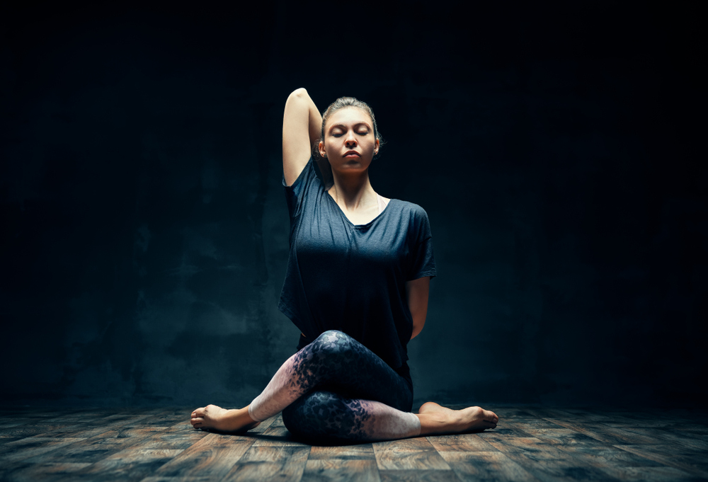 Stretch and Strengthen: 7 Poses for a Healthy IT Band - YogaUOnline