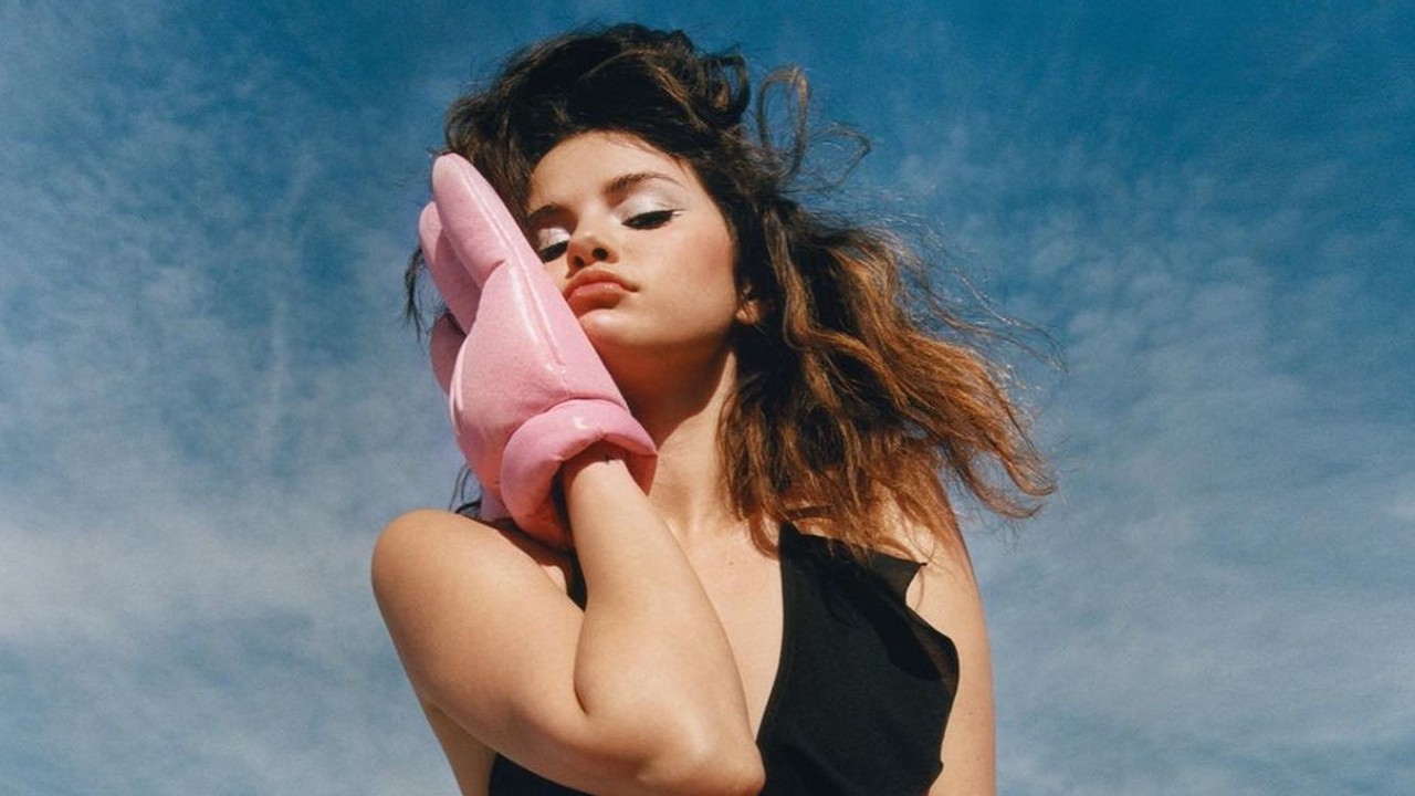 Selena Gomez Has New Arm Candy—And It's Not Justin Bieber