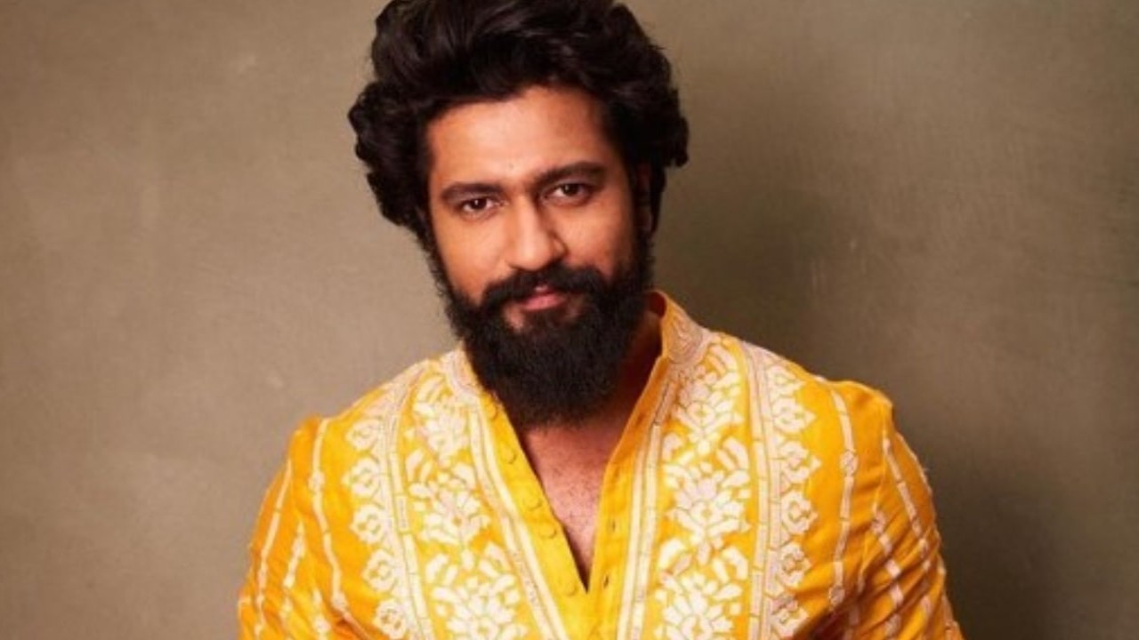 Vicky Kaushal SHOCKS the internet with his long beard, fans say 'he looks  like a villain