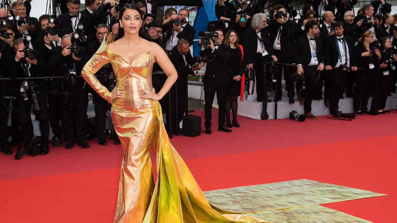 Aishwarya Rai Bachchan's purple lipstick to aluminum silver gown; top 6 viral red carpet moments from Cannes (PC: Getty Images)