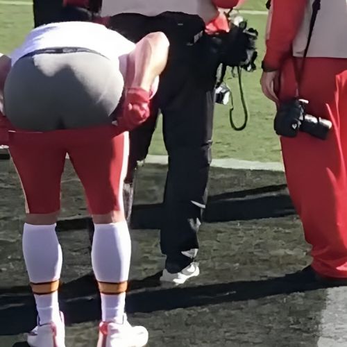 Resurfaced video of Travis Kelce, who recently defended Taylor Swift from NFL fans, shows Chiefs star mooning hecklers | PINKVILLA